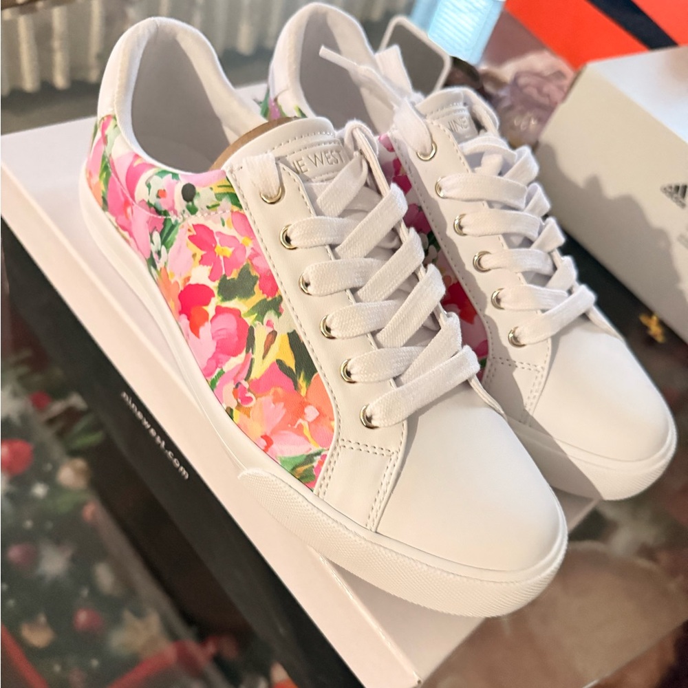 Nine West White‎ and Pink Floral Sneakers